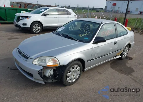 1998 Honda Civic Dx z USA, uszkodzony, nr VIN 1HGEJ6125WL068180